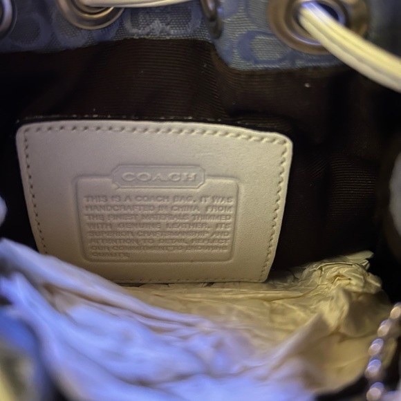 Vintage Coach Wristlet - Picture 4 of 4